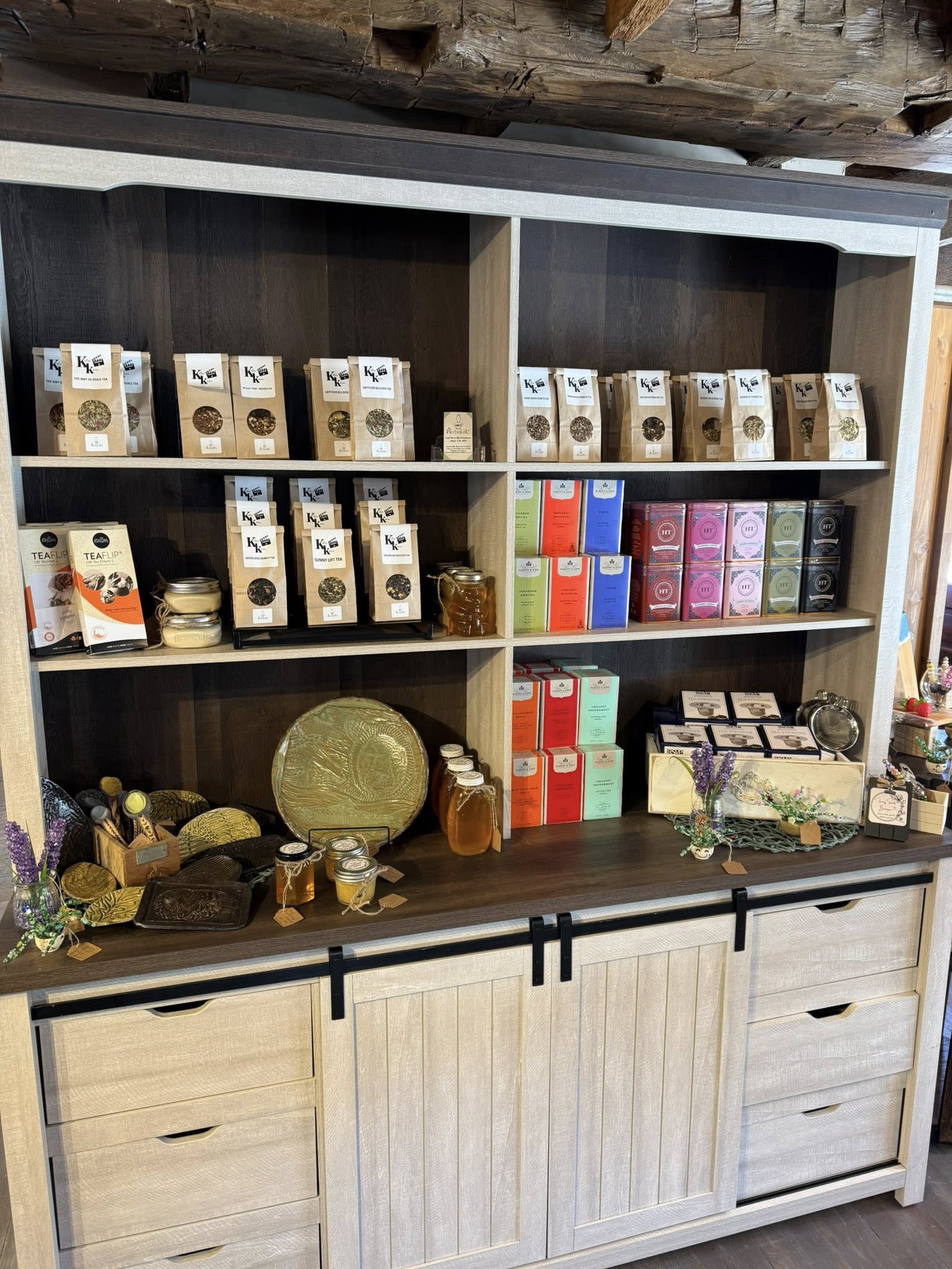 Specialty loose leaf tea blends